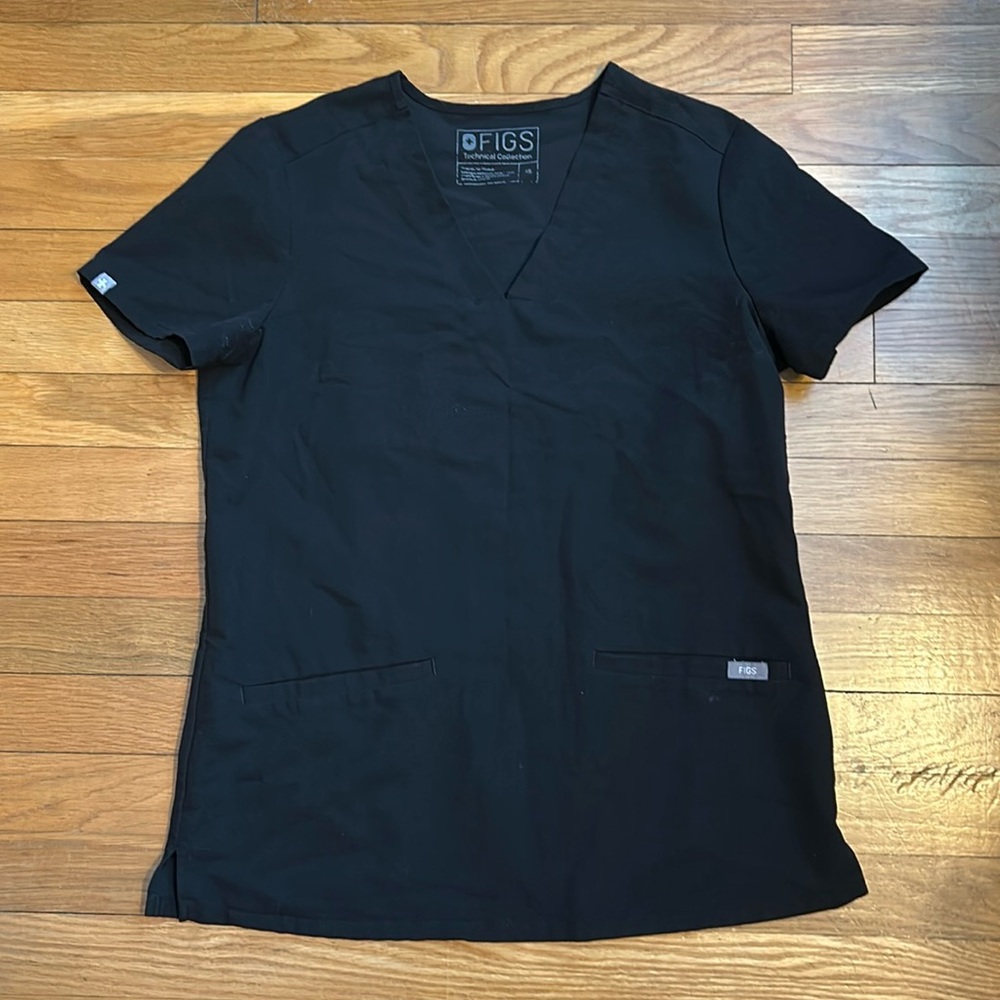 Figs Black two pocket top - size XS